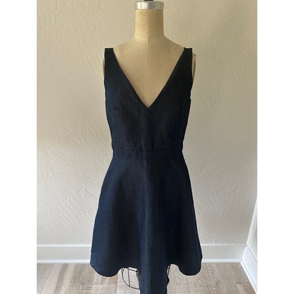 GAP | Womens Double V Chambray Blue Linen Dress $79 NEW Size 2 Minimalist Demure - Picture 1 of 11
